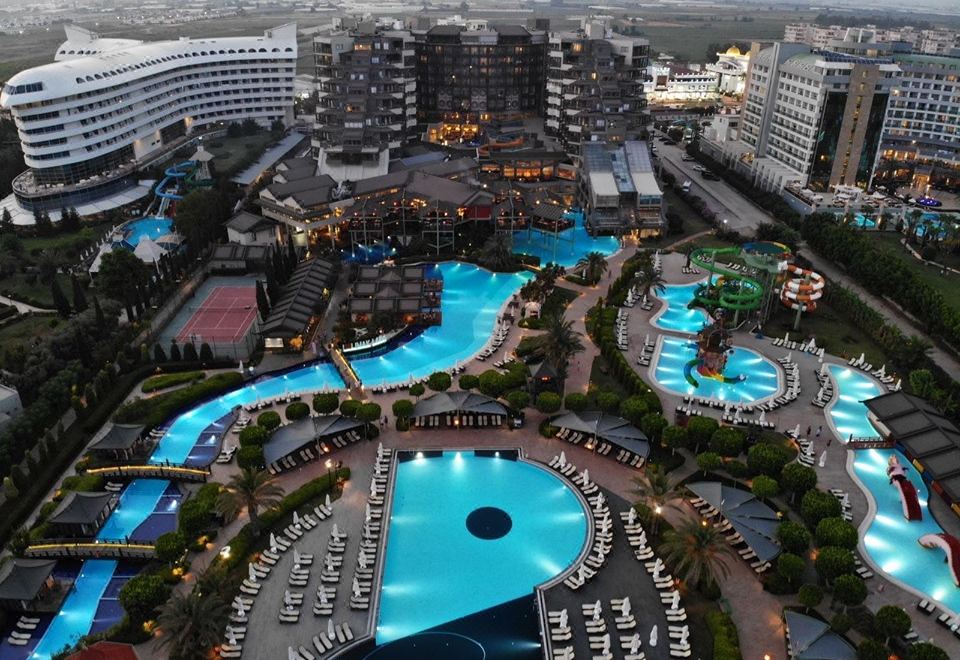 Limak Lara Deluxe Hotel & Resort Antalya - Aksu şehrindeki 5 yıldızlı otel  derecelendirmesi