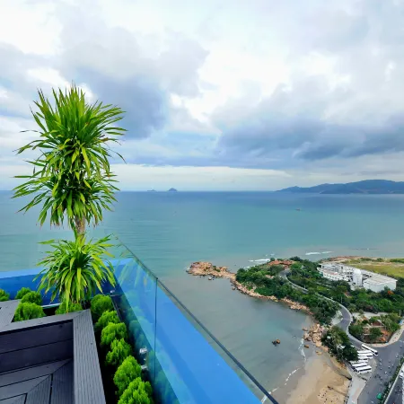 Anrizon Hotel Nha Trang Отели рядом с достопримечательностью «Пляж Хон-Чонг»