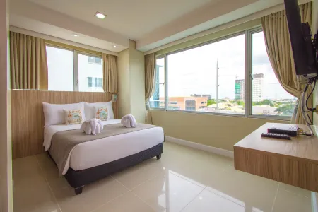 Alicia Apartelle Отели рядом с достопримечательностью «Calyx Residences»