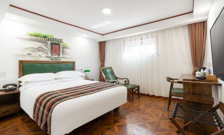 Nostalgia Hotel (Beijing Tiananmen Square Qianmen Subway Station) - Housity