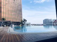 Zhuhai Longzhuda International Hotel (Gongbei Port Railway Station Branch) - Rooftop Pools