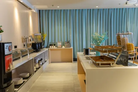 Bella Hotel (Dongying Guangrao Le'an Street International Expo Center) Отели рядом с достопримечательностью «Dongying Vocational College of Science and Technology (New Campus)»