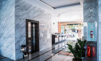 Hotels in Xuanxuan, Mangla
