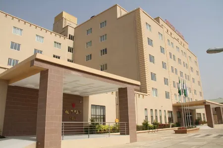 Bristol Palace Hotel Отели в г. Кано