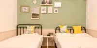 Linhai Seaview Apartment - City Neon Twin Bed Room