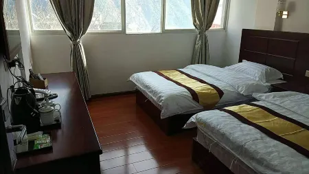 Gongshan Nubing Inn Отели рядом с достопримечательностью «The First Bend of Nujiang River»