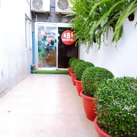 8Hostel