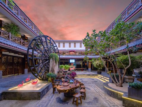 Best Li Rezen Hotel (Lijiang Old Town Waterwheel)