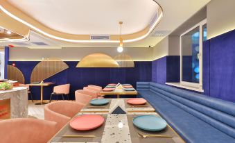 Orange Hotel (Harbin Railway Station Central Street)