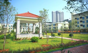 Vienna Hotel (Shaoguan Renhua Danxia Mountain Scenic Area Branch)