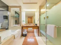Crowne Plaza Yichang by IHG (Sanxia Tourist Center) Hotels in Yichang