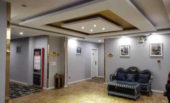 Shiquan Jianghua Business Hotel