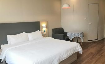 HanTing Hotel (Qingdao Dongjiakou Port)