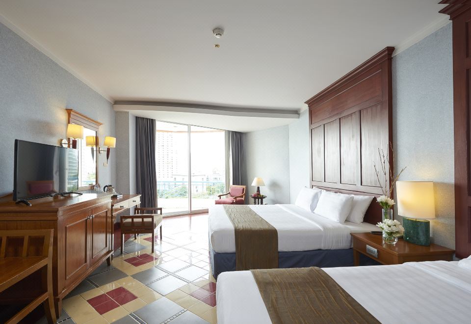 Long Beach Pavilion Over view