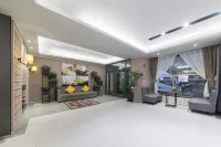 Ease Hotel (Harbin Central Street)