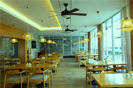 Plum Garden Yuezhu Hotel Отели рядом с достопримечательностью «Sanming Medical Science and Technology Vocational College»