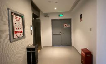 Homeinn Selected Hotel (Yingtan Kaixiang Central Plaza Railway Station)