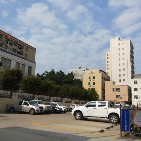 Vienna International Hotel (Shanwei Chengqu)