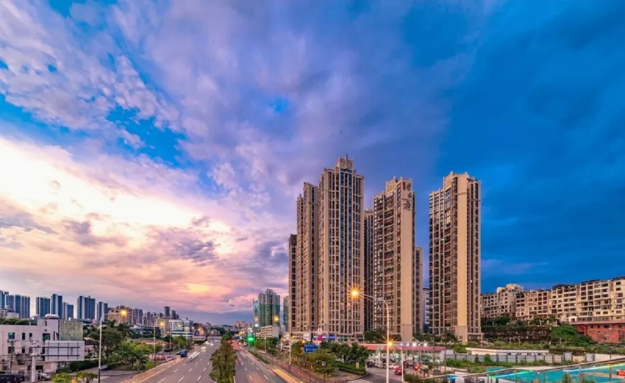 Western Theme Holiday Apartment Hotel (Shenzhen Bantian Metro Station)