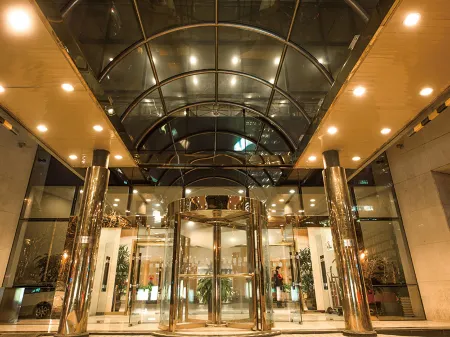 Park Inn by Radisson Shanghai Downtown Отели рядом с достопримечательностью «Jiuzi Park»