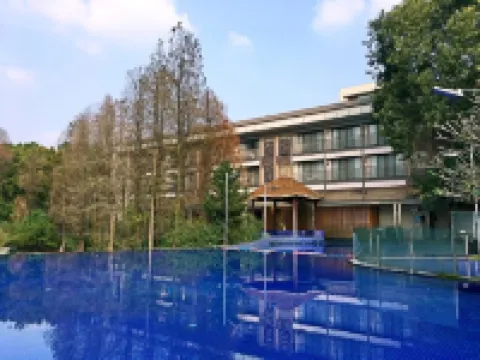 Baiyun Lakeside Hotel (Nanhu Tourism Center)
