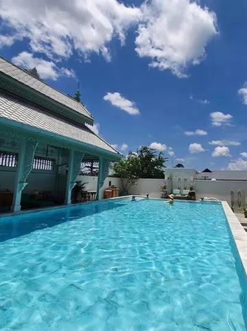 รูปภาพของดิ อินไซด์ เฮาส์