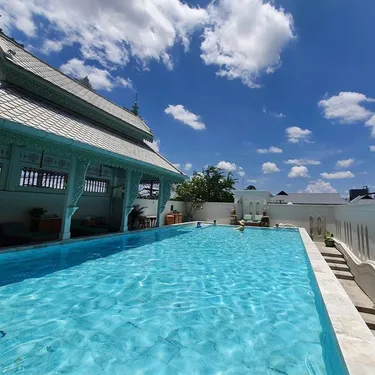 รูปภาพของดิ อินไซด์ เฮาส์