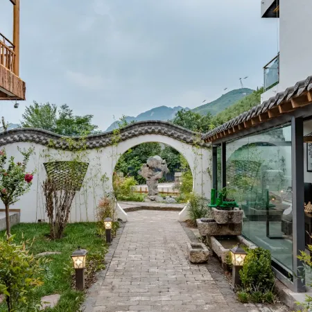 Floral Hotel · Yuntaishan Oxygen Bar Hotel (Shore service area store)