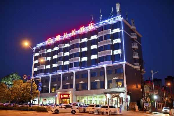 明凡居酒店(昆明霖雨桥地铁站店)