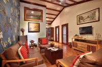 Yangshuo Mountain Retreat-by Yulong River - Balkon