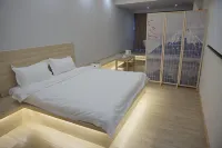 Douyu E-sports Hotel - Condos