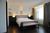 Longling Hotel Hotel dekat CPC Longling County Committee Party School