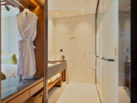 汨罗华瑞国际大酒店 - 禅悦高级大床房B