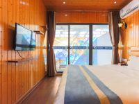 惠东双月湾月亮湾木屋度假酒店 - 高级大床房