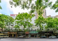 Motel Hotel (Shanghai Changping Road Metro Station) Hotel di Shanghai