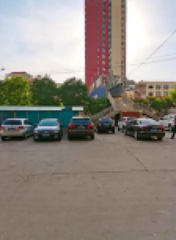 鑫華賓館（呂梁火車站呂梁學院店） 鄰近呂梁學院的酒店