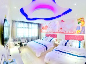 Qujing 36 Degree 8 Theme Hotel