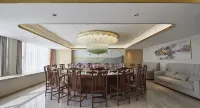 Huazhong Hotel Hotel di Huili