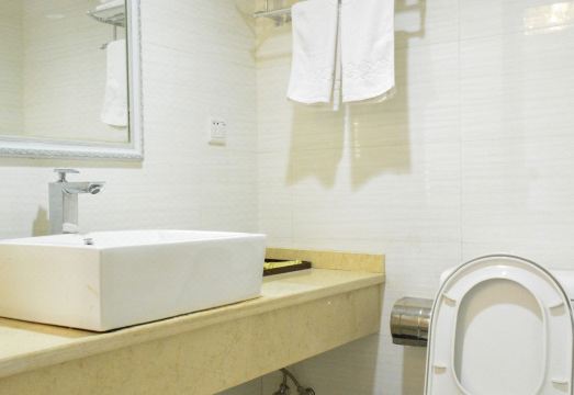 Sunshine Fashion Hotel (Nanchang University Yi Affiliated Hospital)Hotel Overview