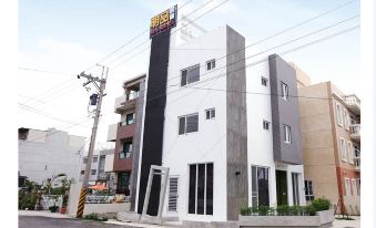 Min Pin Hostel
