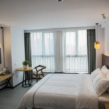 Jingkaisi Hotel (Taojialing Subway Station Renxinhui Branch) Отели рядом с достопримечательностью «Третья Средняя Школа Вухана»
