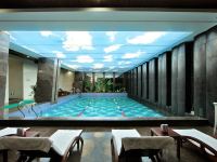 滨海欧堡利亚大酒店 - 室内游泳池