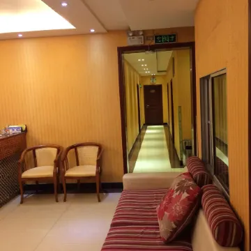 Huaying Xingji Business Hotel