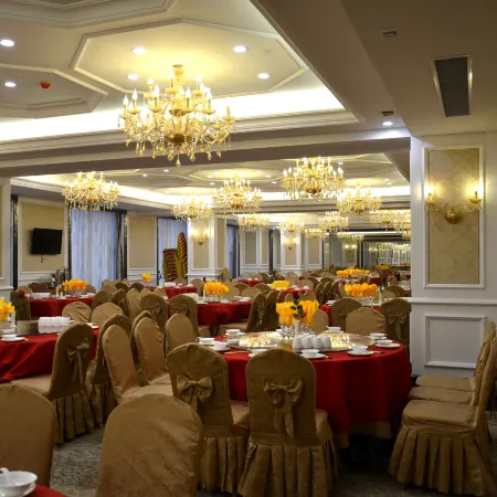 Tianlun Huangchao International Hotel(Chibi North Railway Station)