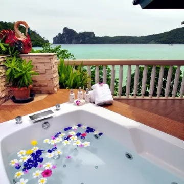 Phi Phi Island Cabana Hotel