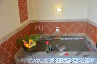 Tritonbay Saltwater Hotspring Resort - Hot Springs