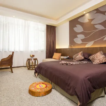 Julong Hotel