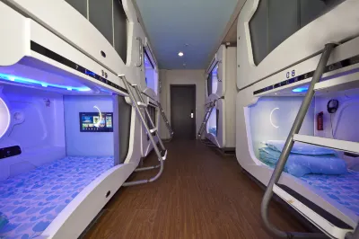Capsule Youth Hostel (Fuzhou Sanfang Qixiang) فنادق في 