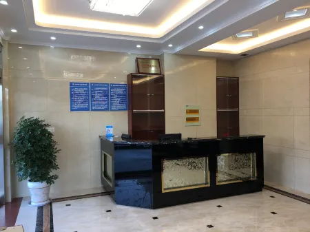 Yinhe Hotel Отели рядом с достопримечательностью «Shuangshandao Wetland Park»