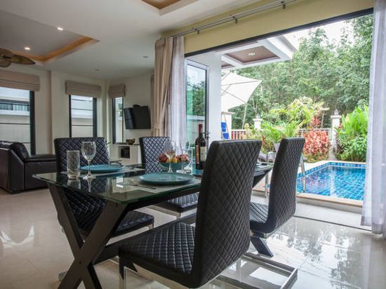 บ้านพิงธารา